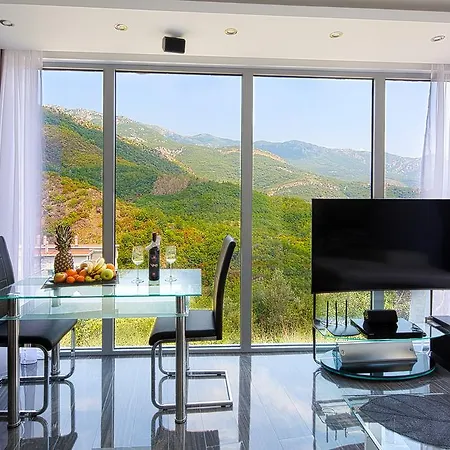 Apartment Montelux *